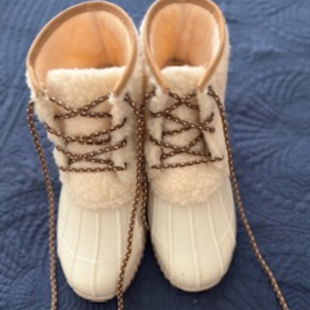 Magellan Outdoor Rain/Snow Boots – Round Toe Lace-Up, Size 8